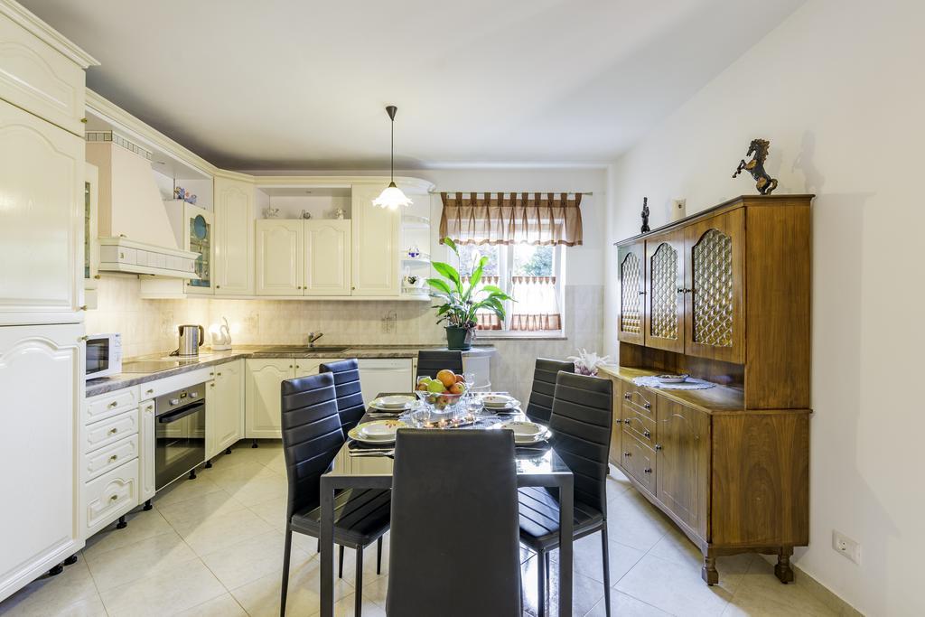Apartmani Radmila Nova Vas  Luaran gambar