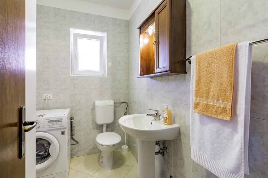 Apartmani Radmila Nova Vas  Luaran gambar