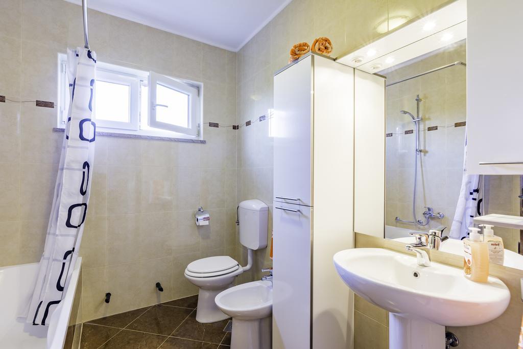 Apartmani Radmila Nova Vas  Luaran gambar
